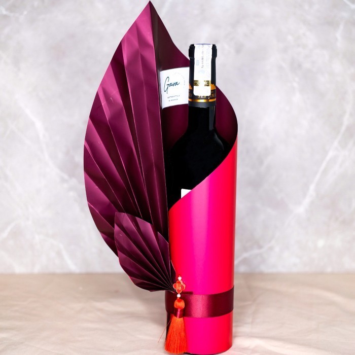 

Wrapping Bottle Hampers / Gift