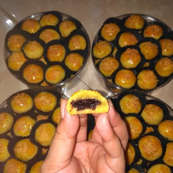 

Best Seller Nastar Isi Coklat Taburan Keju 250Gr Butter Homemade Terbaik