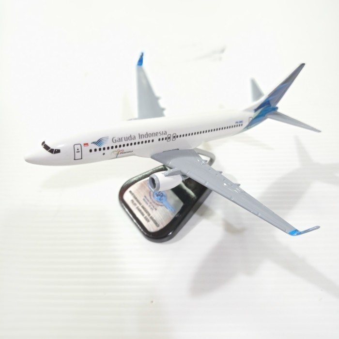 Replika Miniatur Pesawat Garuda Indonesia B737-800Ng
