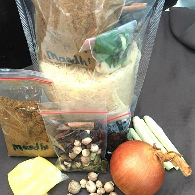 

beras basmati 1kg lengkap dengan bumbu mandhi instant TA