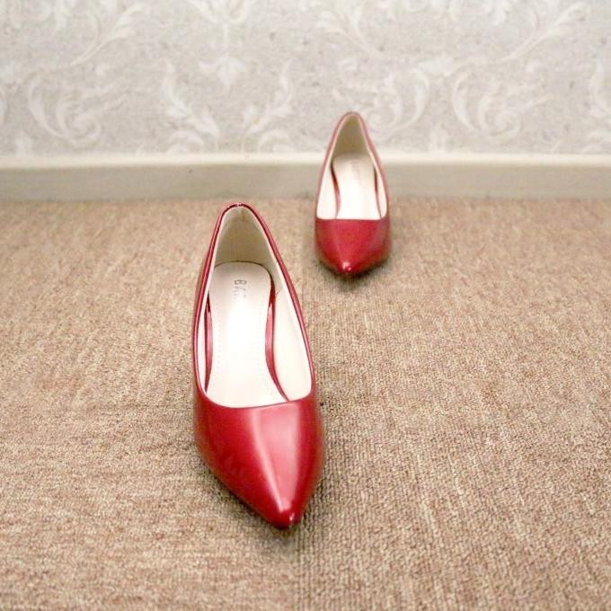 Ykshoes 1555 Sepatu Hak Pump Heels 7Cm Pendek Ketutup Red Black Beige