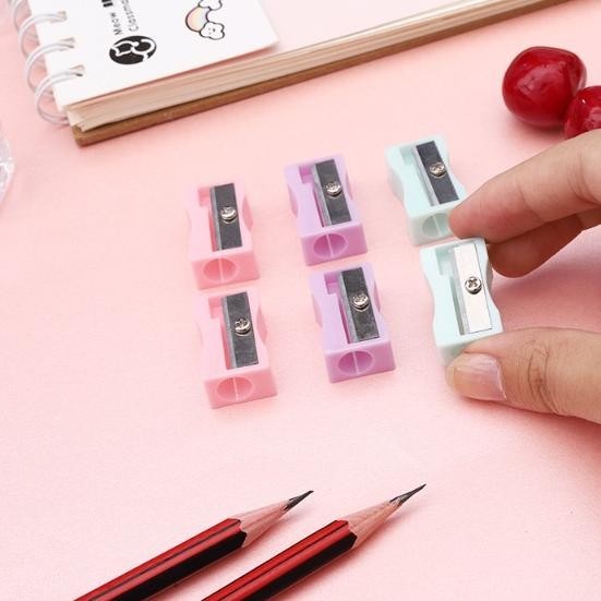 

MINI PENSIL SHARPENER MACARON COLOR / RAUTAN ASAHAN KECIL WARNA PASTEL MACARON Q500