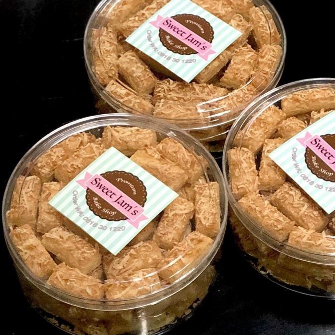

Ready Kue Kering Keju Kastengel / Kastengel Wijsman Terbaik