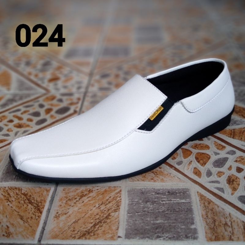 Promo Mega Sale 4.4 // Sepatu pantofel putih pria sepatu putih perawat formal