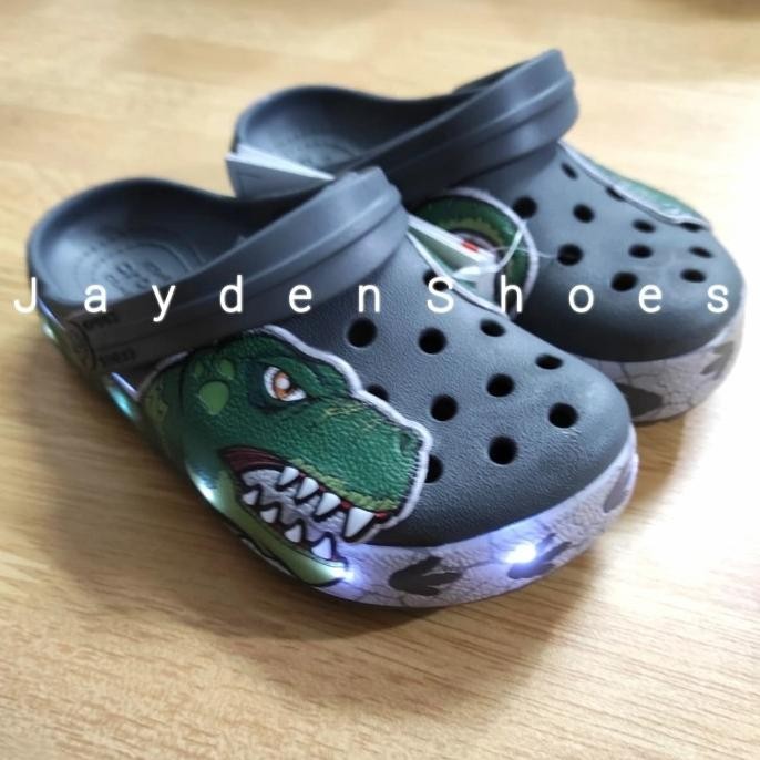 

SANDAL CROCS ANAK/CROCS DINOSAURUS LED/SEPATU SANDAL ANAK/CROCS ANAK P52A