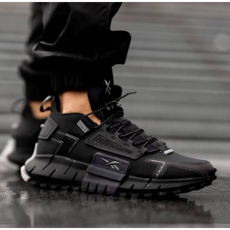 sepatu reebok zig kinetica edge triple black