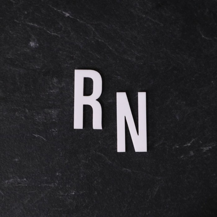 Huruf Akrilik Tinggi 30 Cm