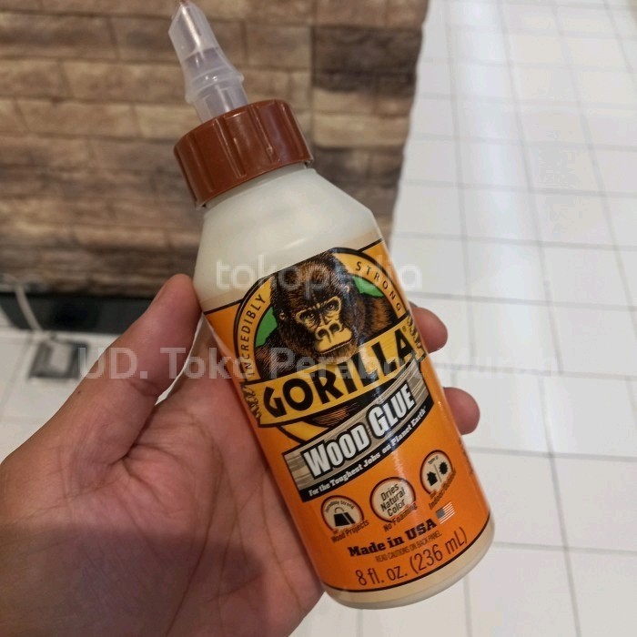 

Gorilla lem kayu wood glue made in USA 236ml