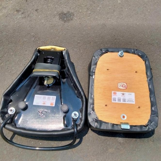 Jok Pisah Set Jok Vespa Px Exclusive 2 Depan Belakang Lubang 4 Asli Mg