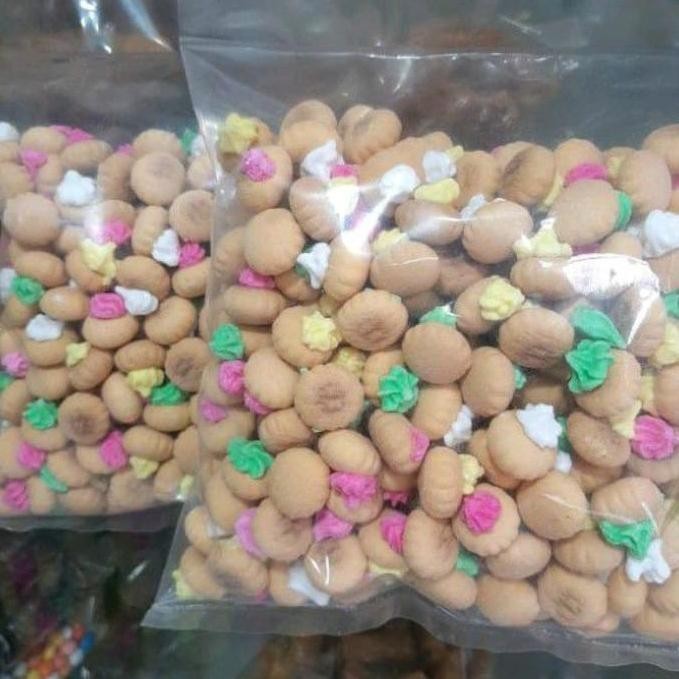 

KUE GEMBROS/KUE MONAS BERAT 250 GRAM