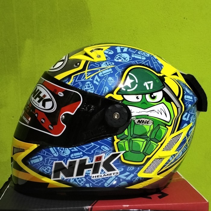 HELM NHK GP PRO KAREL ABRAHAM SERI 1 VISOR DARK SMOKE