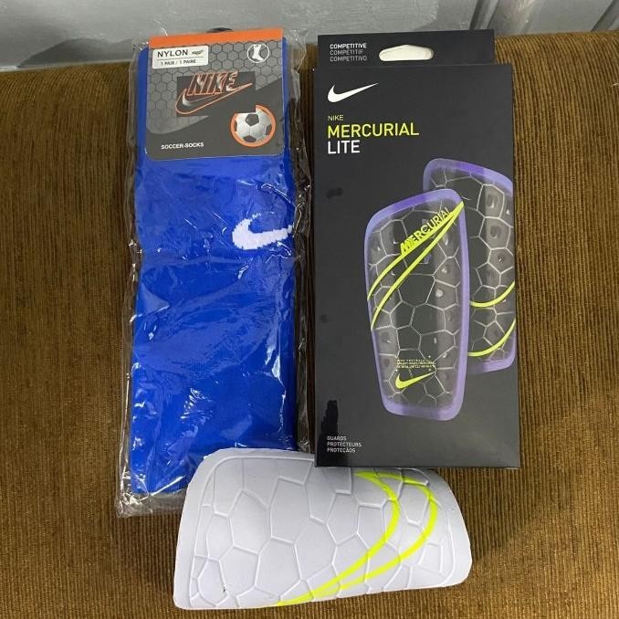 Skin deker futsal bola+kaos kaki futsal panjang selutut