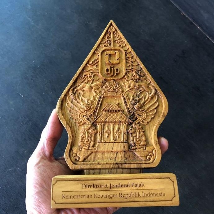 Plakat dan Souvenir  Gunungan Wayang Kayu jati