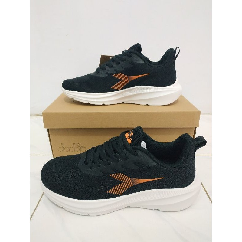 Diadora Huge Mens Sneakers Shoes