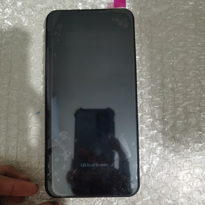 Dual screen LG V60