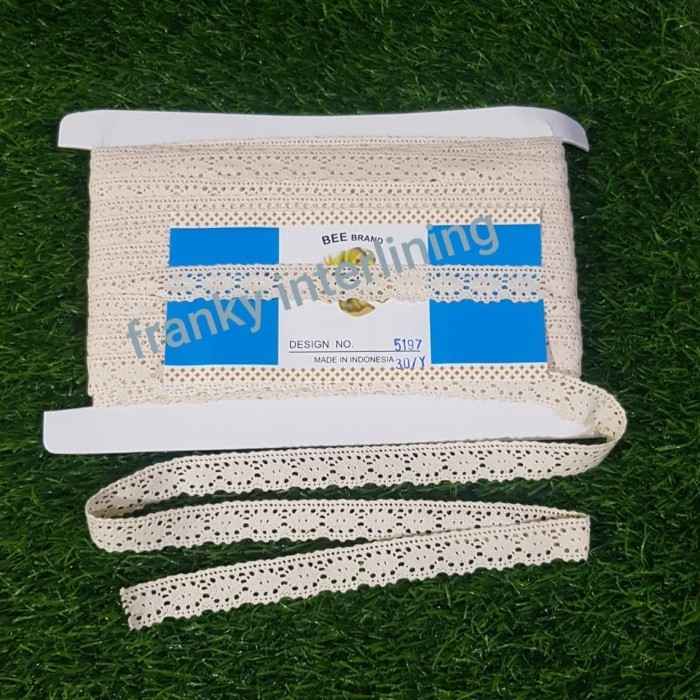 

RENDA KAIT RAJUT 5197 LEBAR 1,5CM HARGA PER PAK ISI 27METER