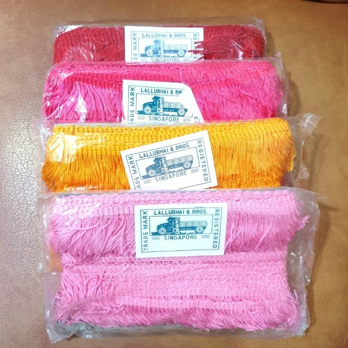 

Aplikasi / Renda Rumbai Cap Kereta (Lebar 5 cm - Panjang 25 yard)