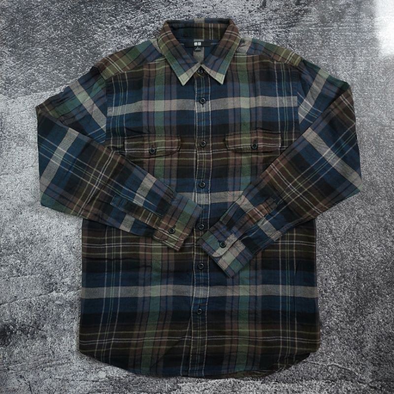 kemeja uniqlo preloved navy cokelat flannel