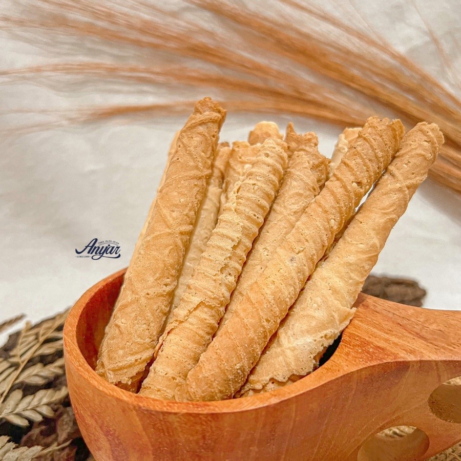 

Kue Kering Opak Semprong Wijen Gulung / Opak Wijen Semprong Kiloan 250gr
