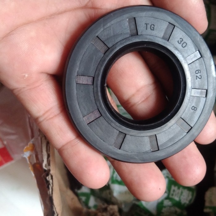 ~~~] Oil Seal TC 20 36 7
