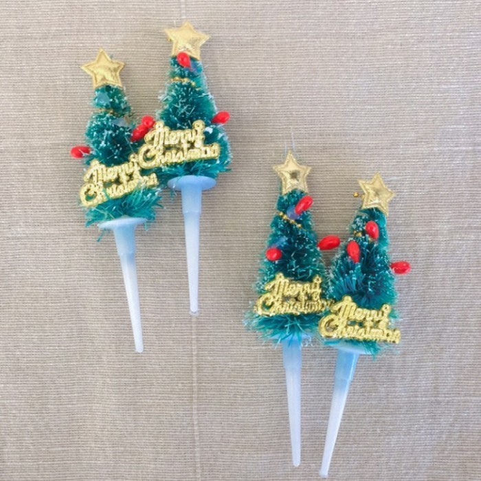 

Adlian Topper Christmas Tree