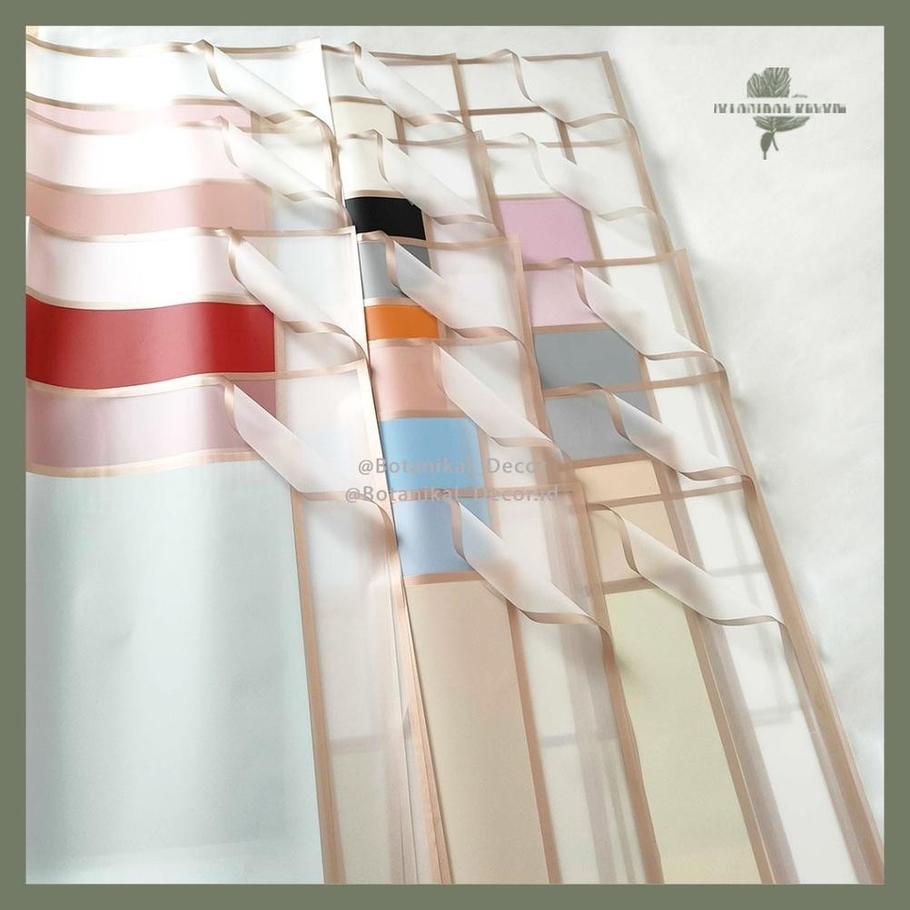 

Transparent Gold Frame Cellophane Double List Flower Wrapping Waterproof Paper Kertas Buket Bunga Wrapping Cellophane Ketras Waxxy Gold Line Hand Bouquet
