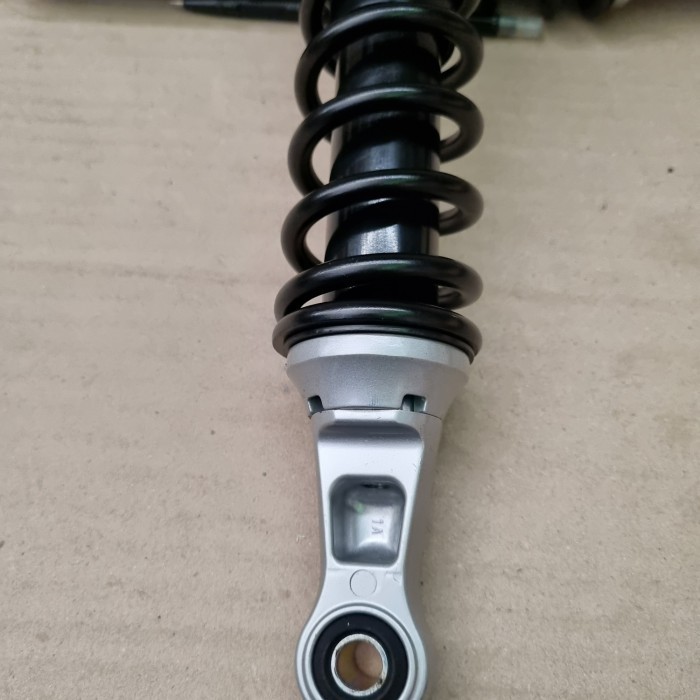Shock Shok Breaker Shockbreaker Belakang Honda Blade 332Mm Kyb Kayaba