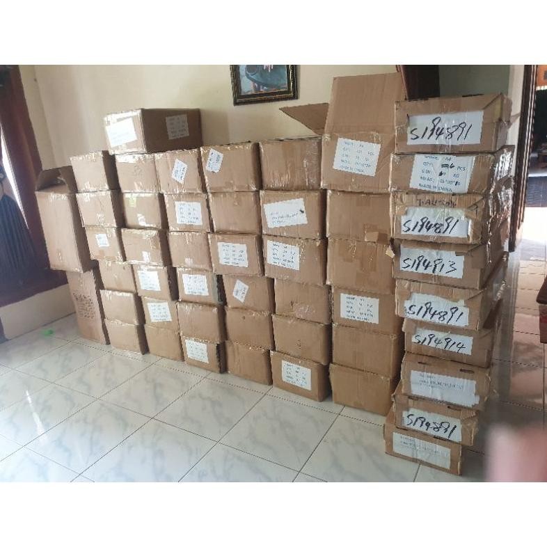 

kertas pelangi 12R 42X30cm (1set isi 10) NEW 2024 ORDER SEBELUM KETINGGALAN