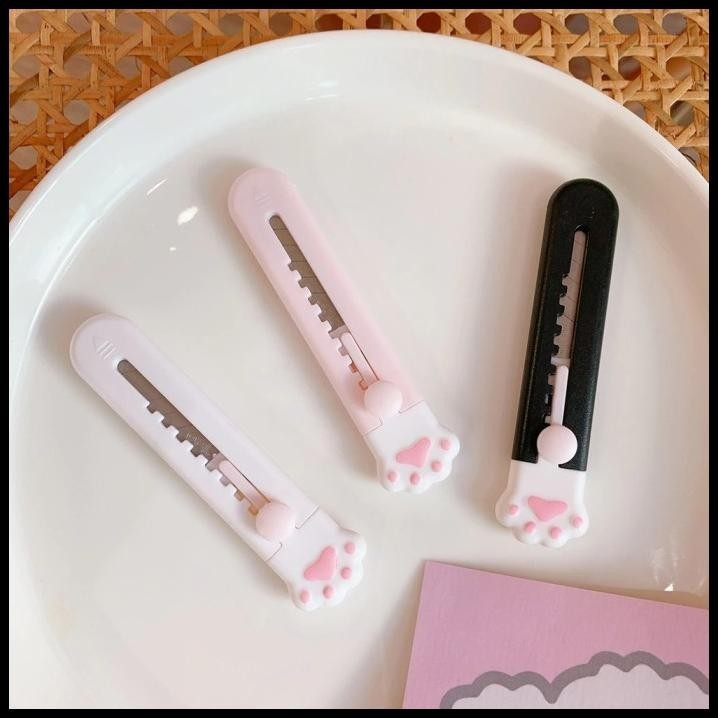 

DISKON MINI CUTTER WITH CUTE CAT PAWN DESIGN KAWAII STATIONERY ALAT TULIS !!!!!