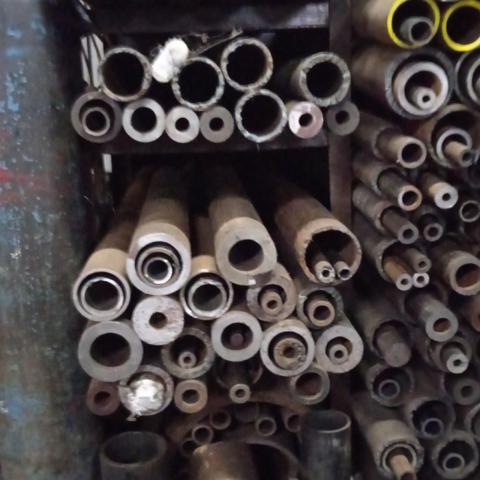 pipa besi od 48 x id 35 x 400 mm / tebal 6.5mm