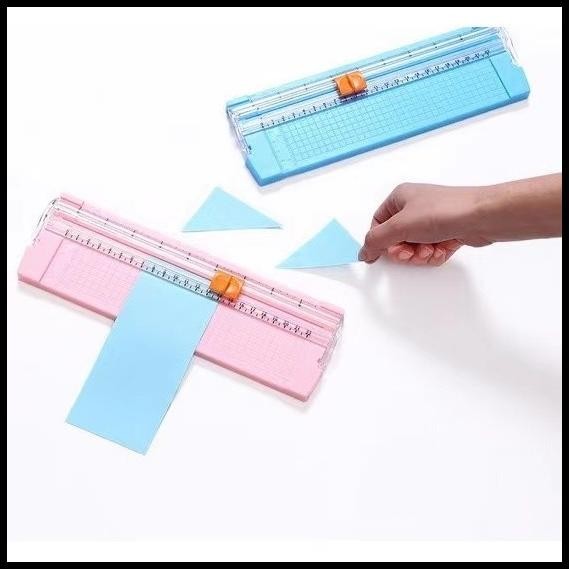 

TERMURAH ALAT PEMOTONG KERTAS PORTABLE PAPER TRIMMER TRIMER MUNGIL SIMPEL !!!!!!!