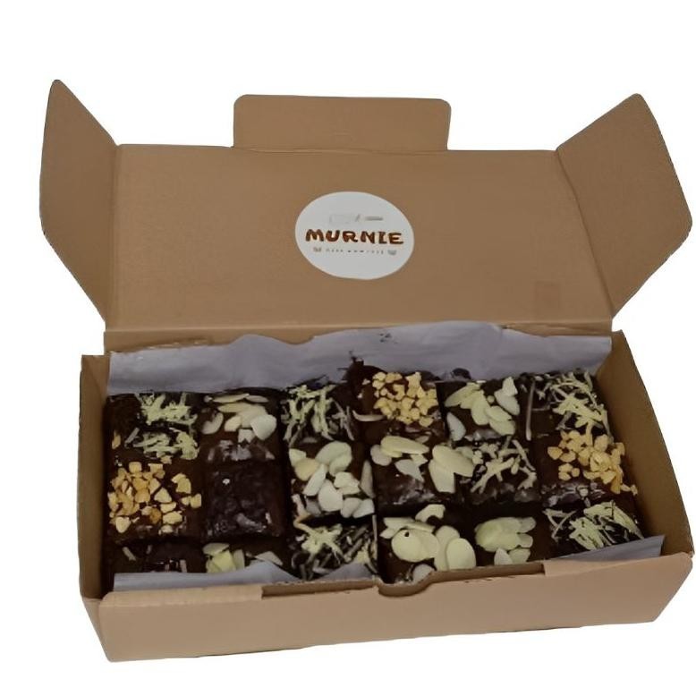 

FUDGY BROWNIES COKLAT PANGGANG SEKAT 20X10CM (18PCS) HAMPERS BIRTHDAY GRATIS ONGKIR