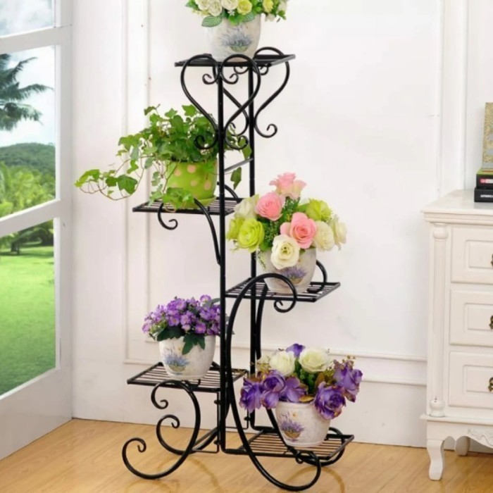 Rak Bunga Standing Pot Besi Motif Love - Hitam