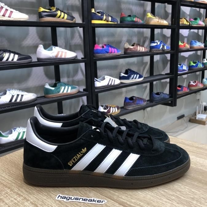 ADIDAS HANDBALL SPEZIAL [HITAM/PUTIH] #DB3021 HAGU.BATAM