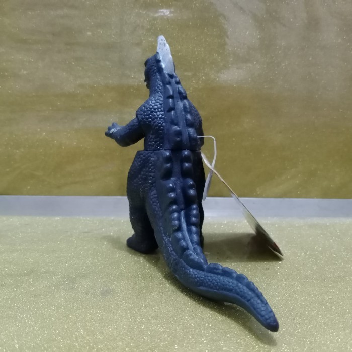 TOP figure karet ultraman monster earthtron seri ultraman geed dyna belial