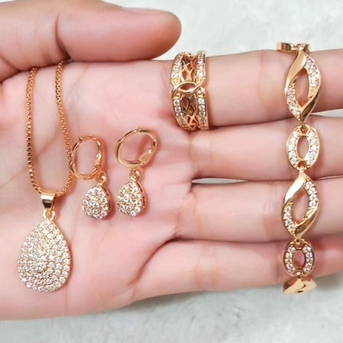 Set Replika Berlian Perhiasan Fashion Lapis Emas PL2406