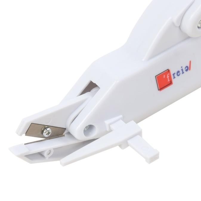 

Gunting Potong Bahan Kain Elektrik - Electric Scissors FREIA FS-101