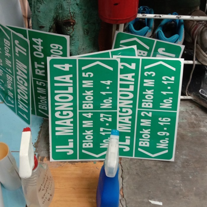 

plang nama jalan plat aluminium lapisan sticker reflective lebar 30cm