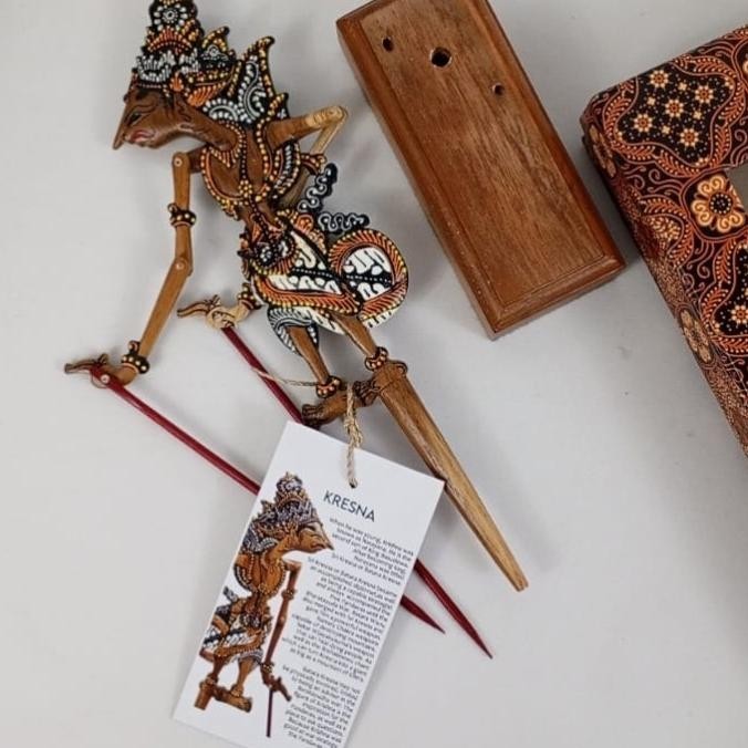 

Wayang Klitik kayu Kresna 22 x 12 cm Set dus batik