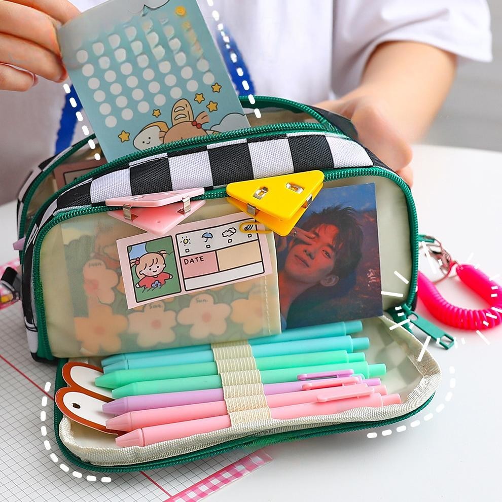 

SD83 Kotak pensil anak korea lucu motif pola kotak kotak kapasitas besarTas kotak-kotak/tempat pensil anak kapasitas besarTempat pensil anak portabel bergaya lucu Premium