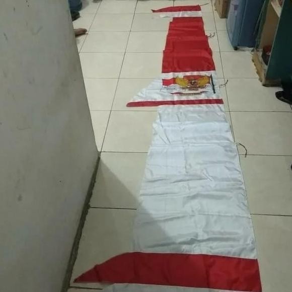 ~~~] Grosir bendera Indonesia background merah putih bunga besar 4 lengkung