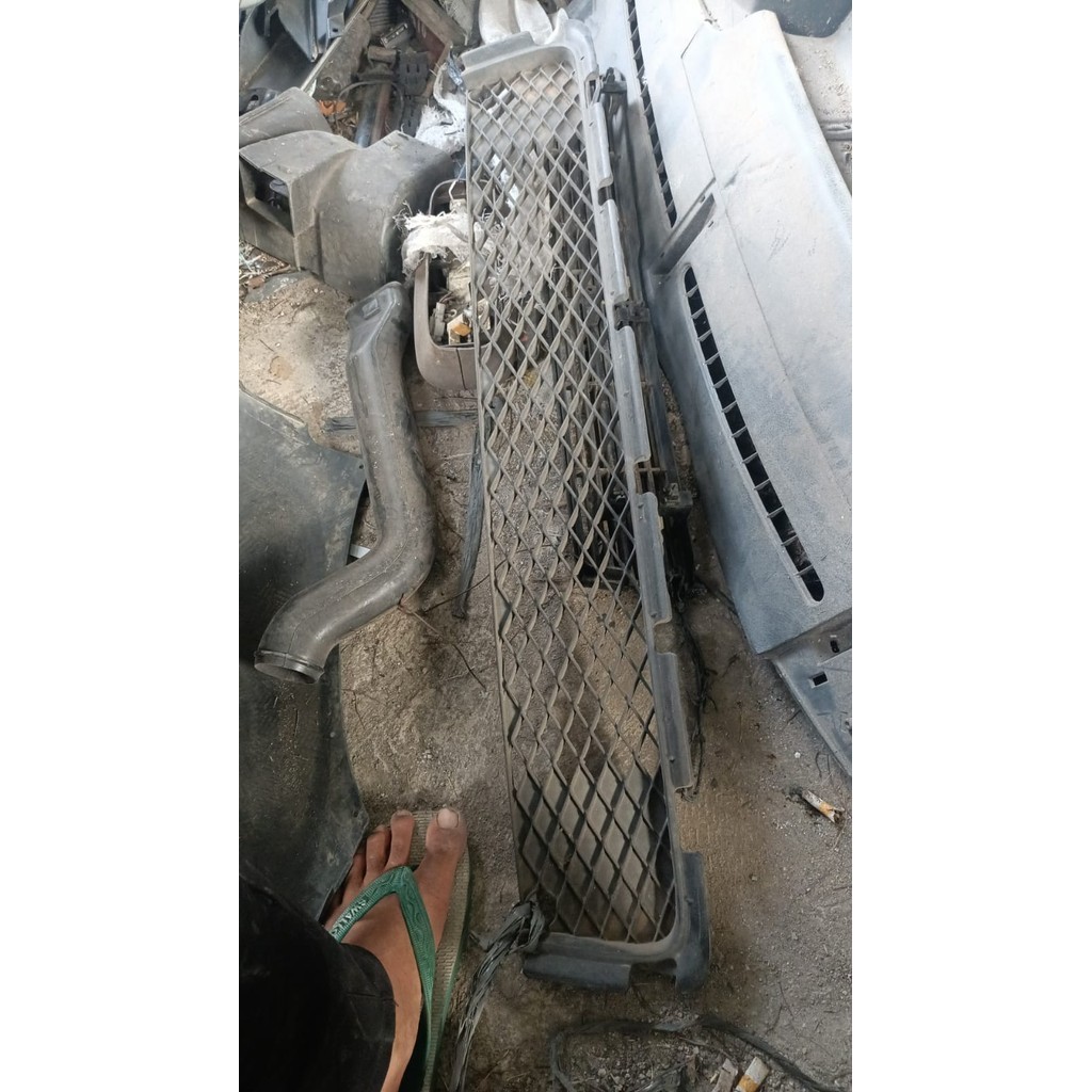 Grill bumper depan bawah Outlander 2012 original