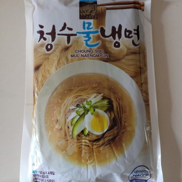 

choung Soo Mul naengmyun (buckwheat noodle) mie gandum hitam