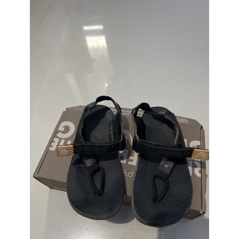 pyopp tapak barefoot hitam size 26 PL