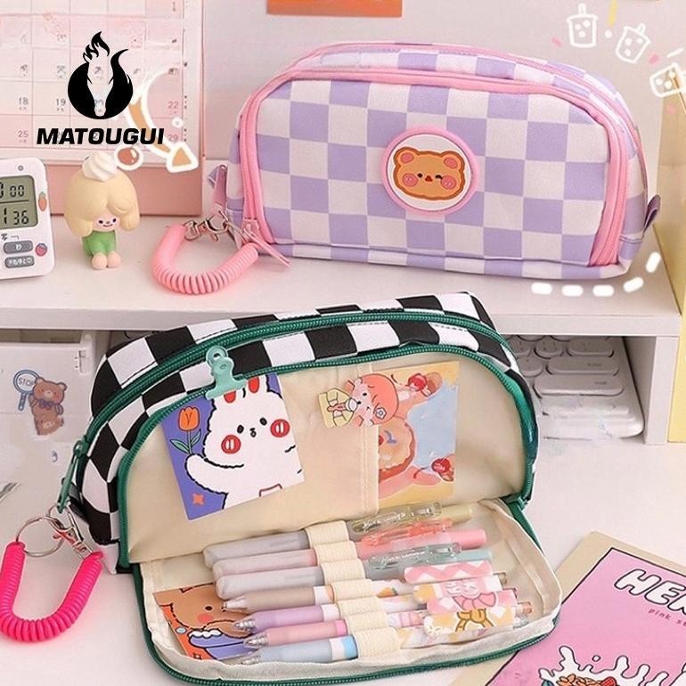 

ss-64 xunyin.shopKisi Catur Pola Kartun Lucu Besar -Kapacity Tas Pena Mahasiswa Dapat Diberangi Dengan Kantong Dengan Kantong Sale