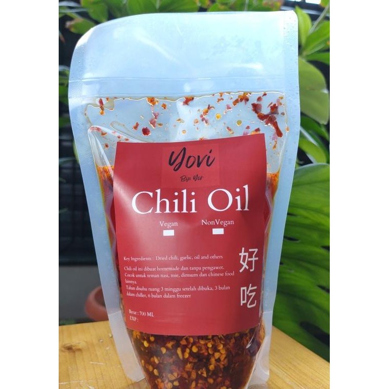 

Chili Oil With Crunchy Garlic Yovi / Sambal,Sambel Dimsum 700 Ml