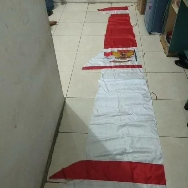 populer] Grosir bendera Indonesia background merah putih bunga besar 4 lengkung