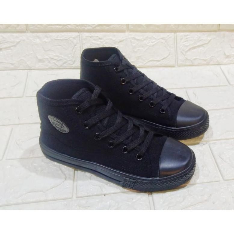 SEPATU SEKOLAH N&B ANAK FULL BLACK TK,SD,SMP 28-35.//SEPATU NB TERLARIS DAN TERPERCAYA PROMO AKHIR T