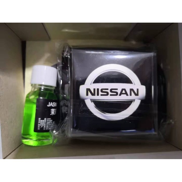 RW087 TEMPAT PARFUM MOBIL BAHAN CRYSTAL BISA ISI ULANG CANTIK - NISSAN
