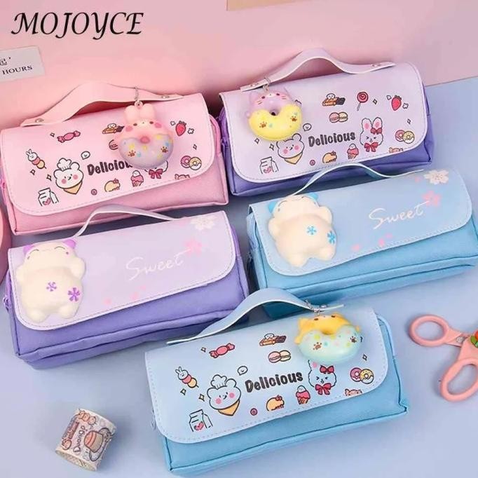 

TEMPAT PENSIL ANAK LAKI PEREMPUAN PENCIL CASE KOTAK PENSIL AESTETIK TEMPAT KOTAK PENSIL ANAK TERLARIS TERBARU BRAND ASLI 100% MODERN TERMURAH BERKUALITAS BAGUS UNIK TREND 2023 2024